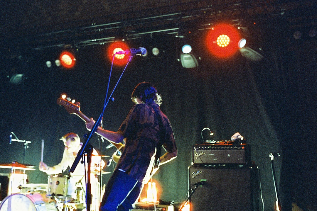 Photo Guitar, crowd